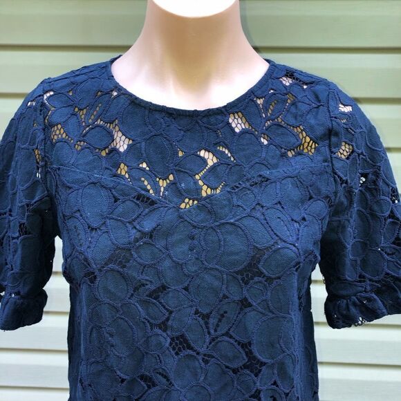 Monteau Ruffle Sleeve Top Size Medium - Picture 2 of 5